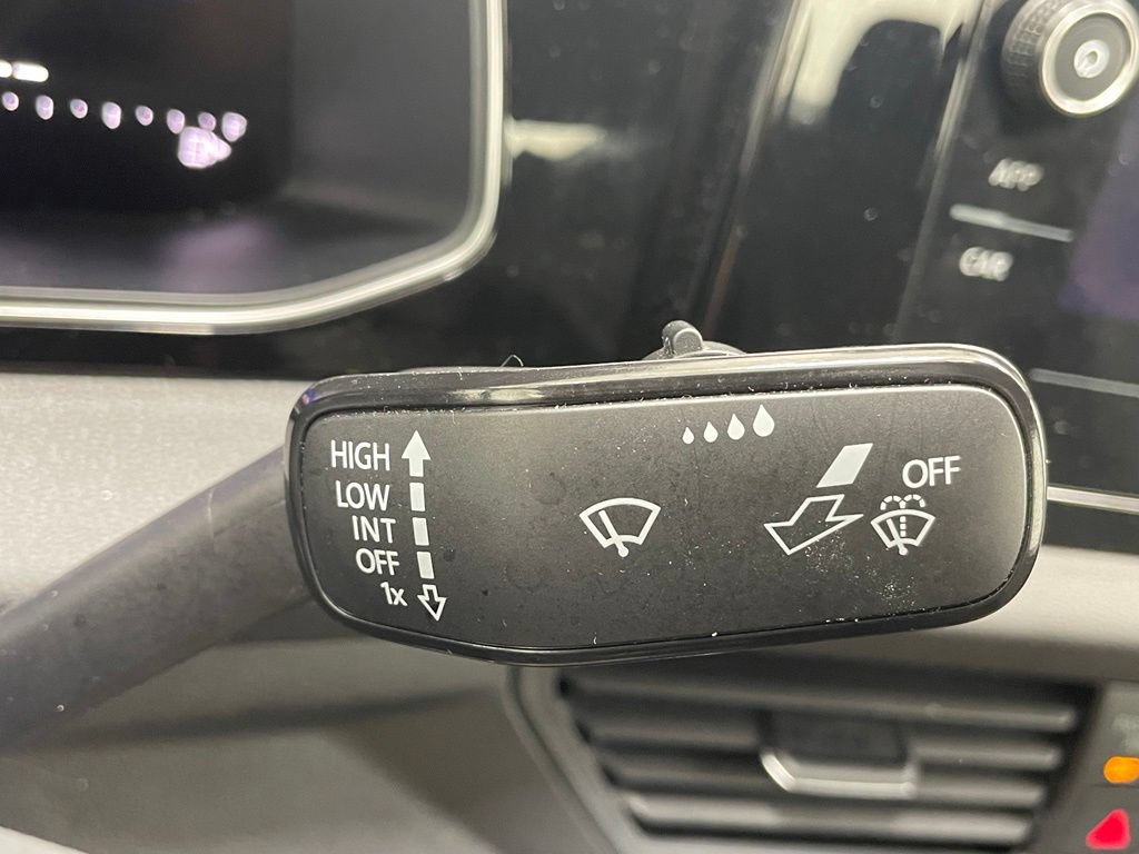 Used 2025 Volkswagen Jetta Sport FWD image 27