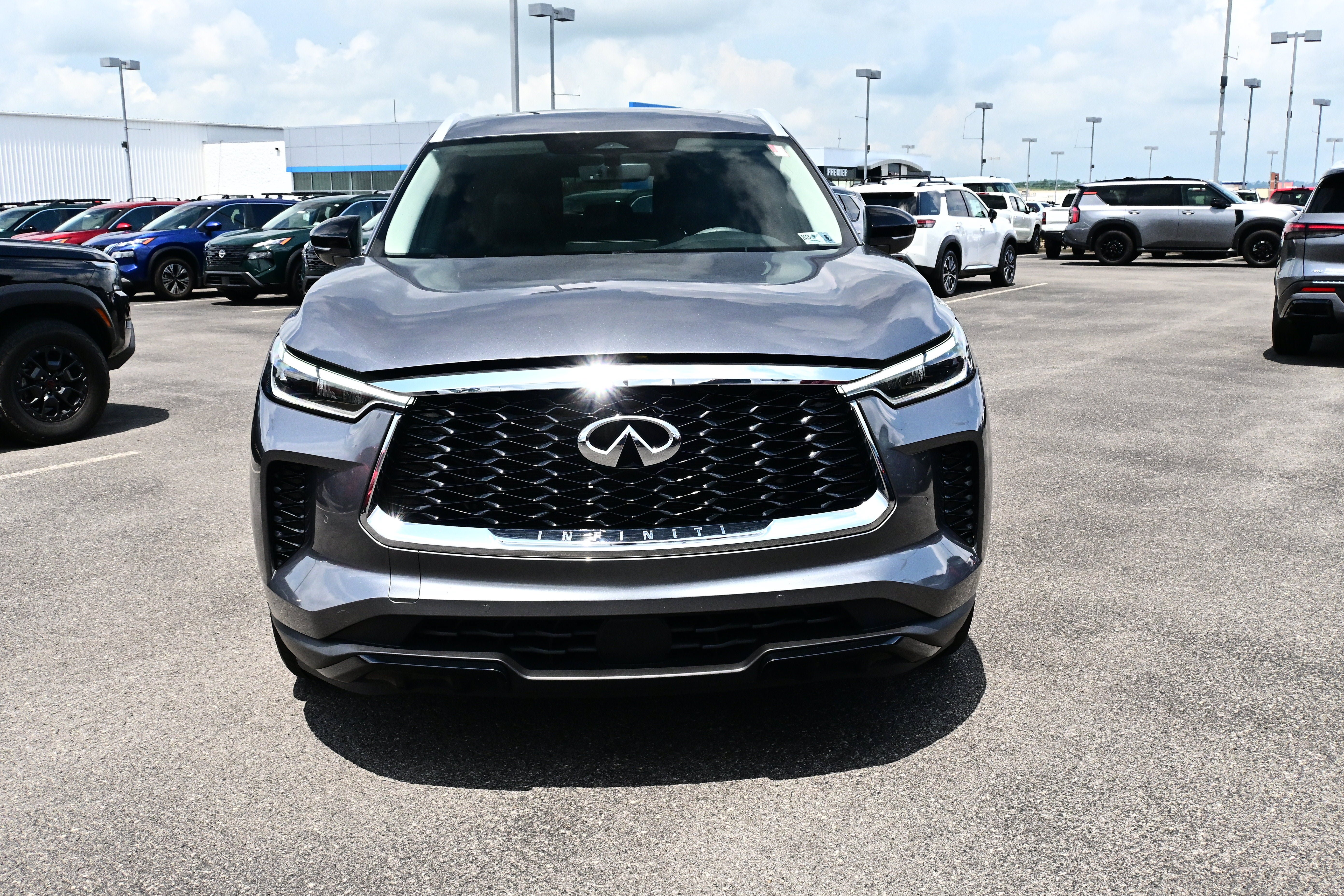 Used 2023 INFINITI QX60 Luxe w/ Cargo Package AWD/4WD image 3