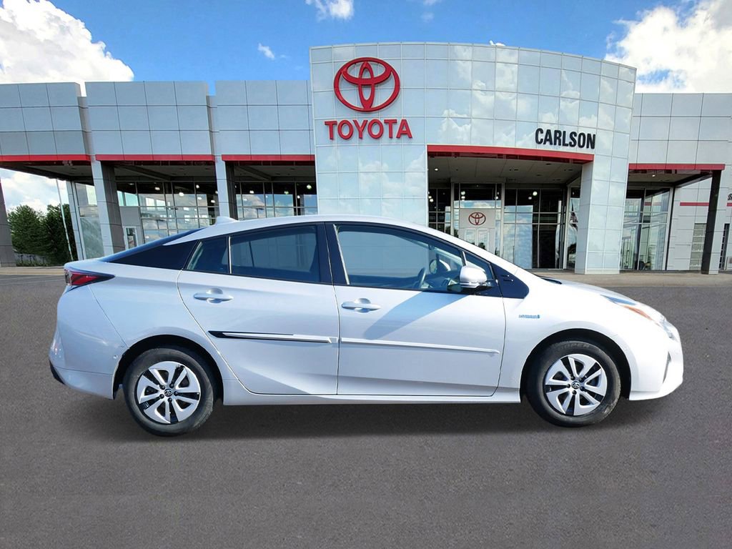 Certified 2018 Toyota Prius Three image 4