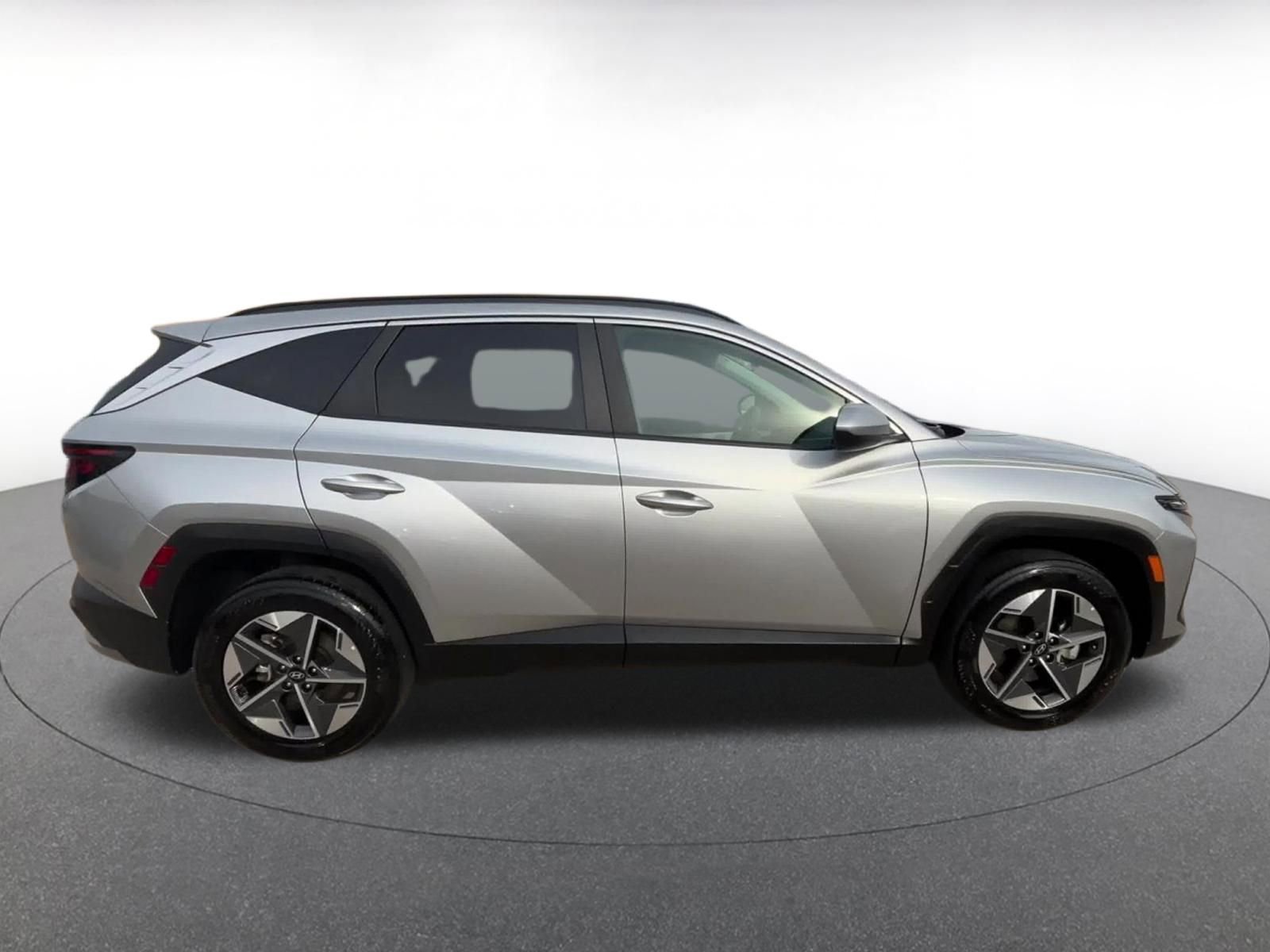 Used 2025 Hyundai Tucson SEL AWD/4WD image 16