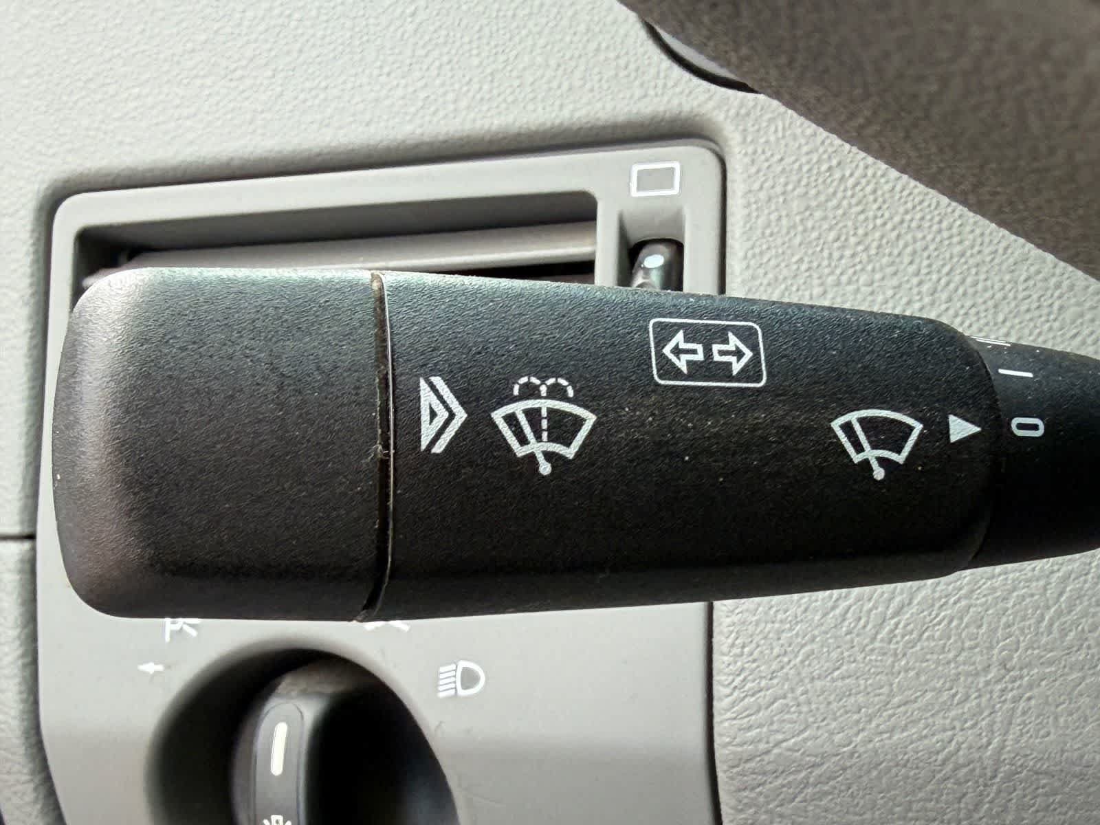 Used 2005 Chrysler Crossfire Limited RWD image 17