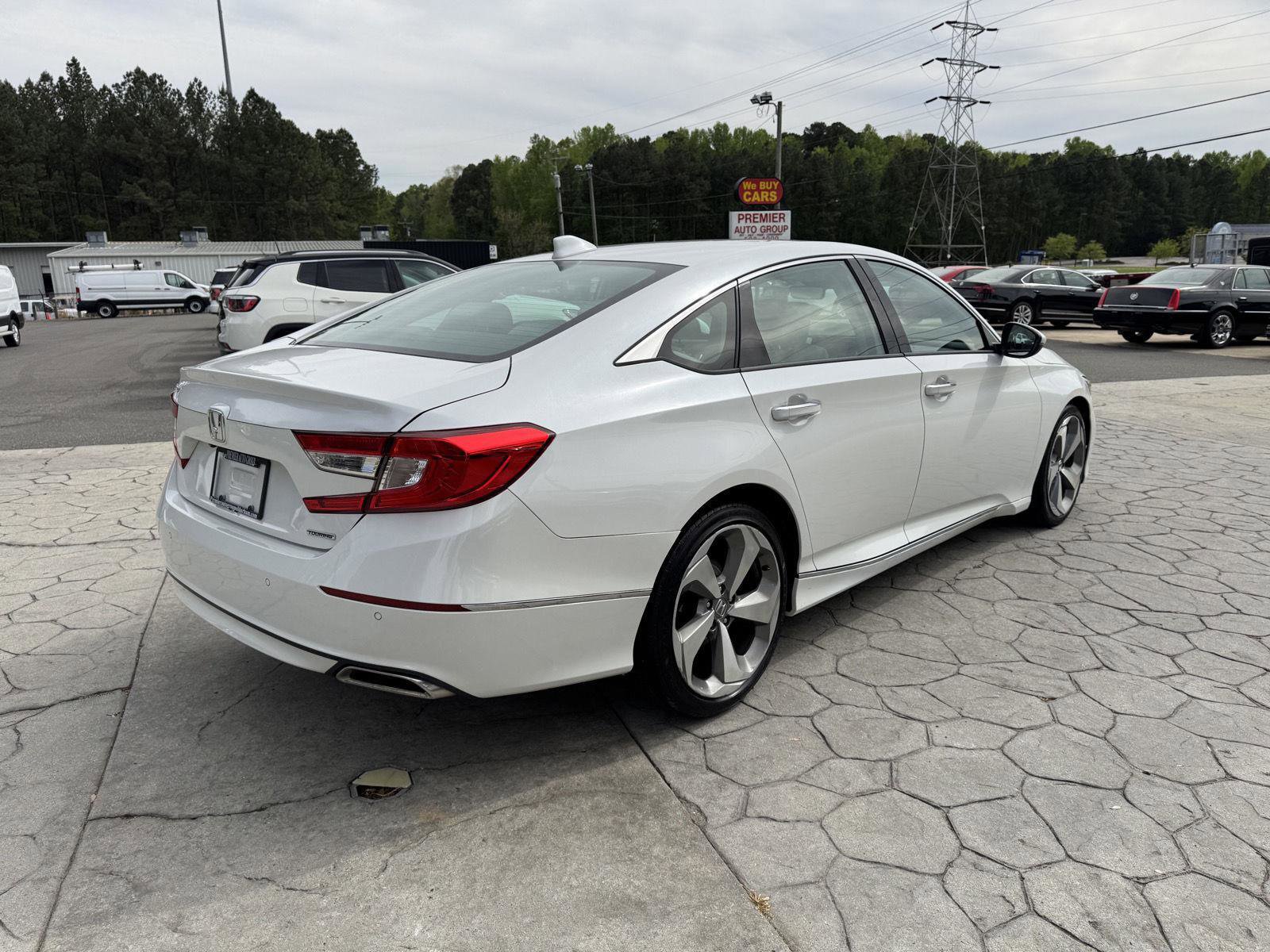 Used 2018 Honda Accord Touring image 14