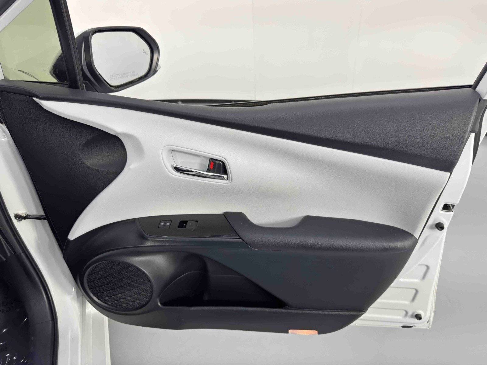 Used 2022 Toyota Prius XLE w/ Premium Convenience Package image 41