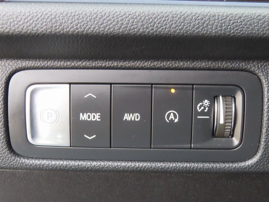 Certified 2024 Chevrolet Traverse RS image 11