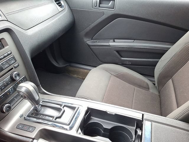 Used 2014 Ford Mustang Convertible RWD image 27