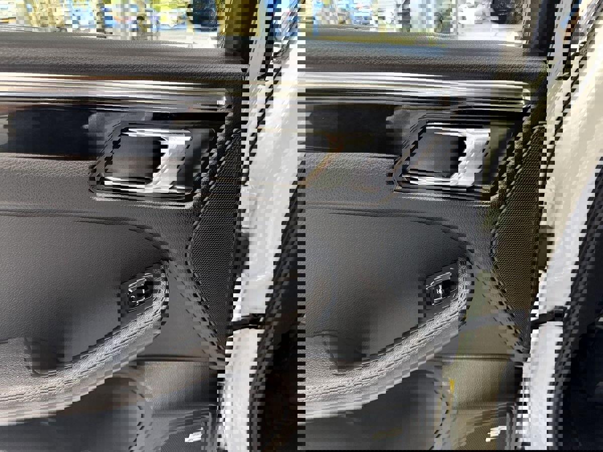 Used 2015 Porsche Macan S image 38