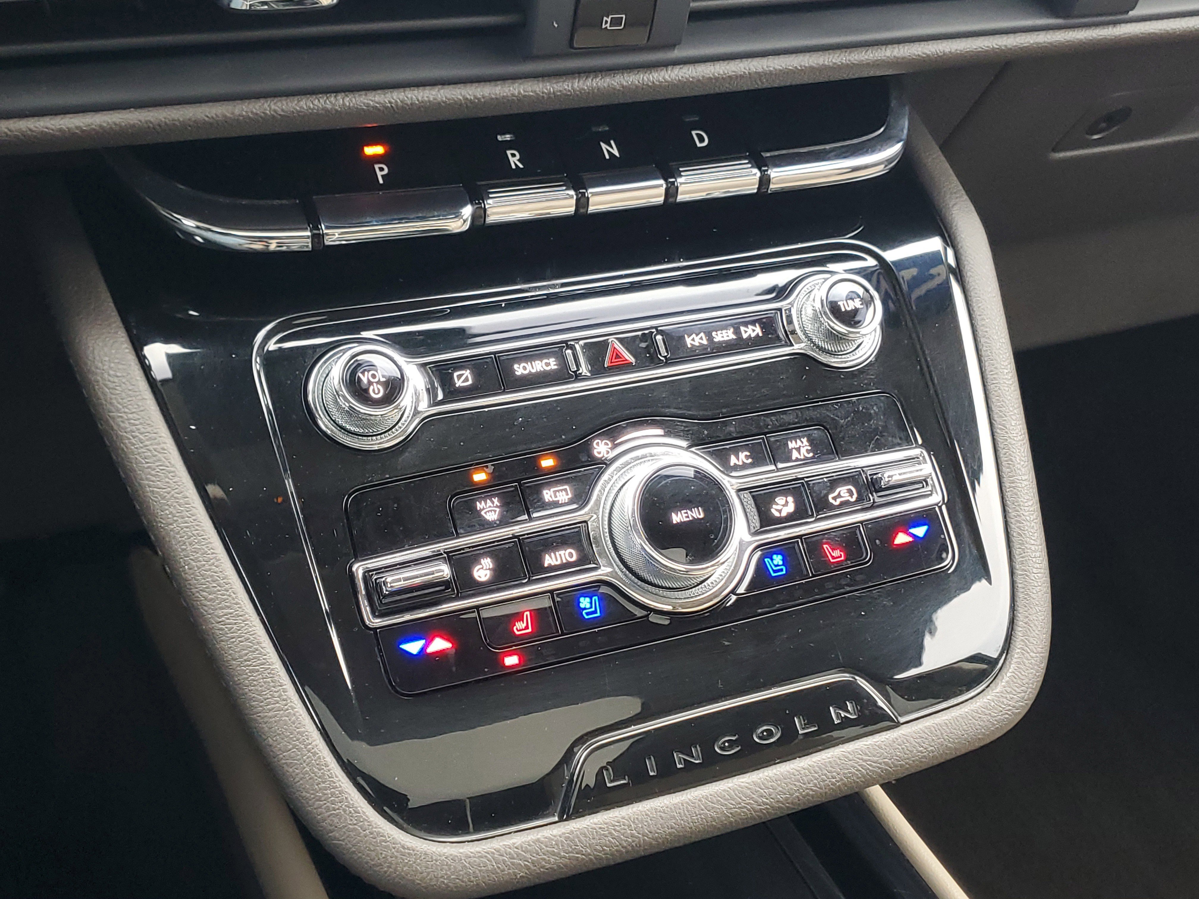 Certified 2022 Lincoln Corsair Reserve w/ Equipment Group 201A image 17