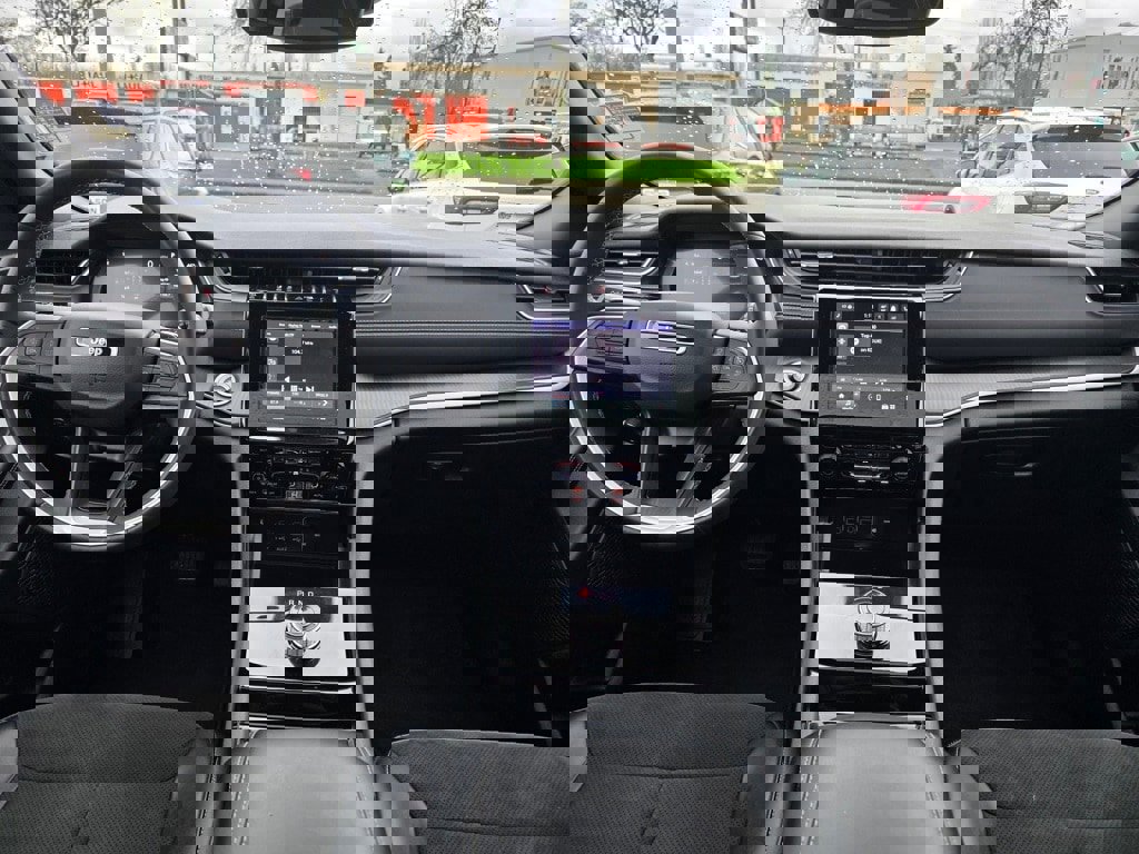 Used 2023 Jeep Grand Cherokee Altitude image 5