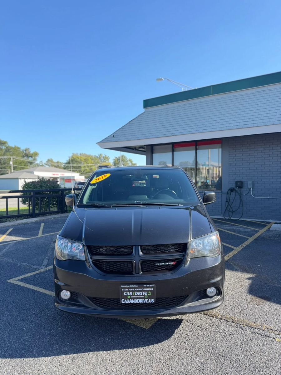 Used 2019 Dodge Grand Caravan GT FWD image 1