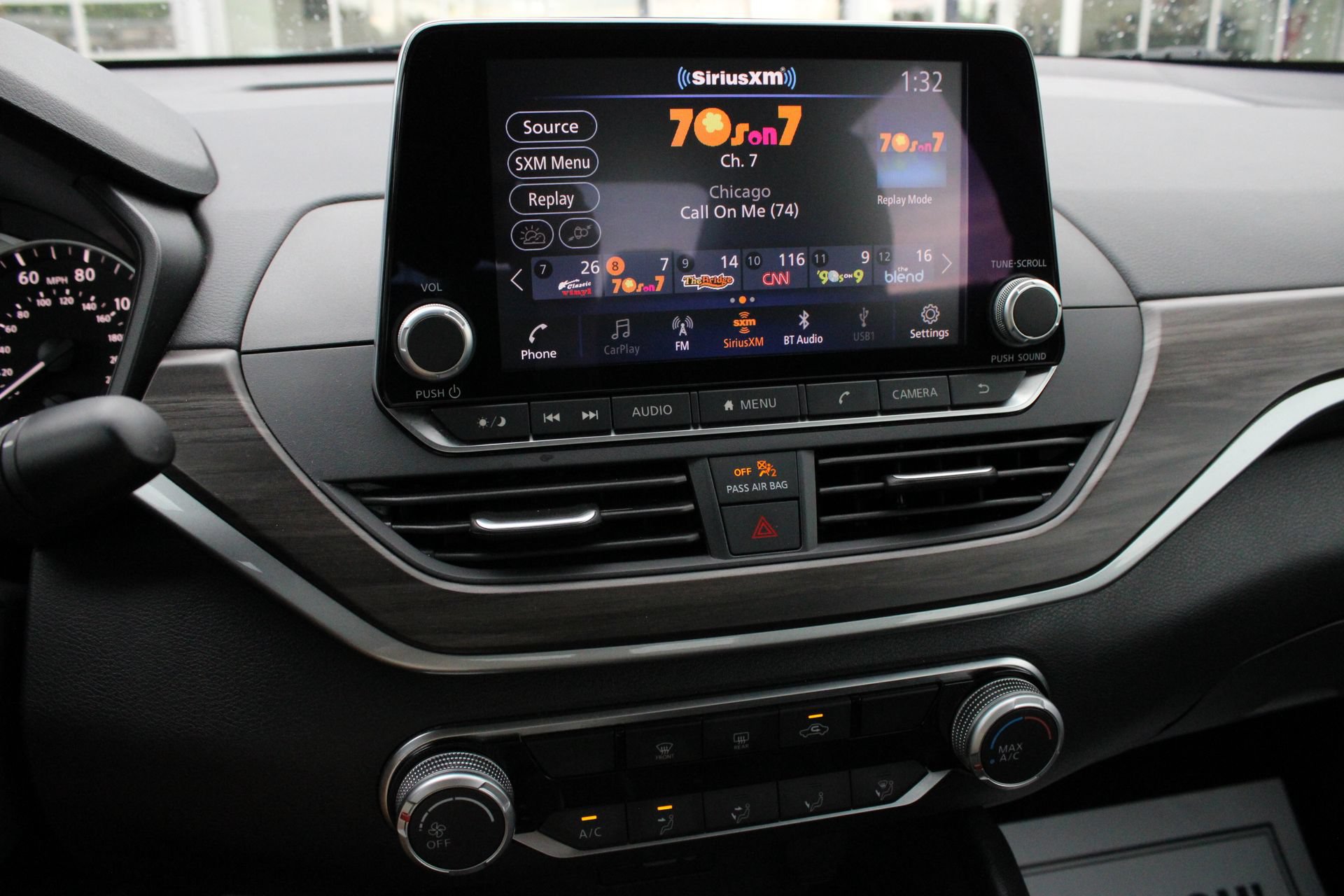 Used 2025 Nissan Altima 2.5 SV FWD image 34