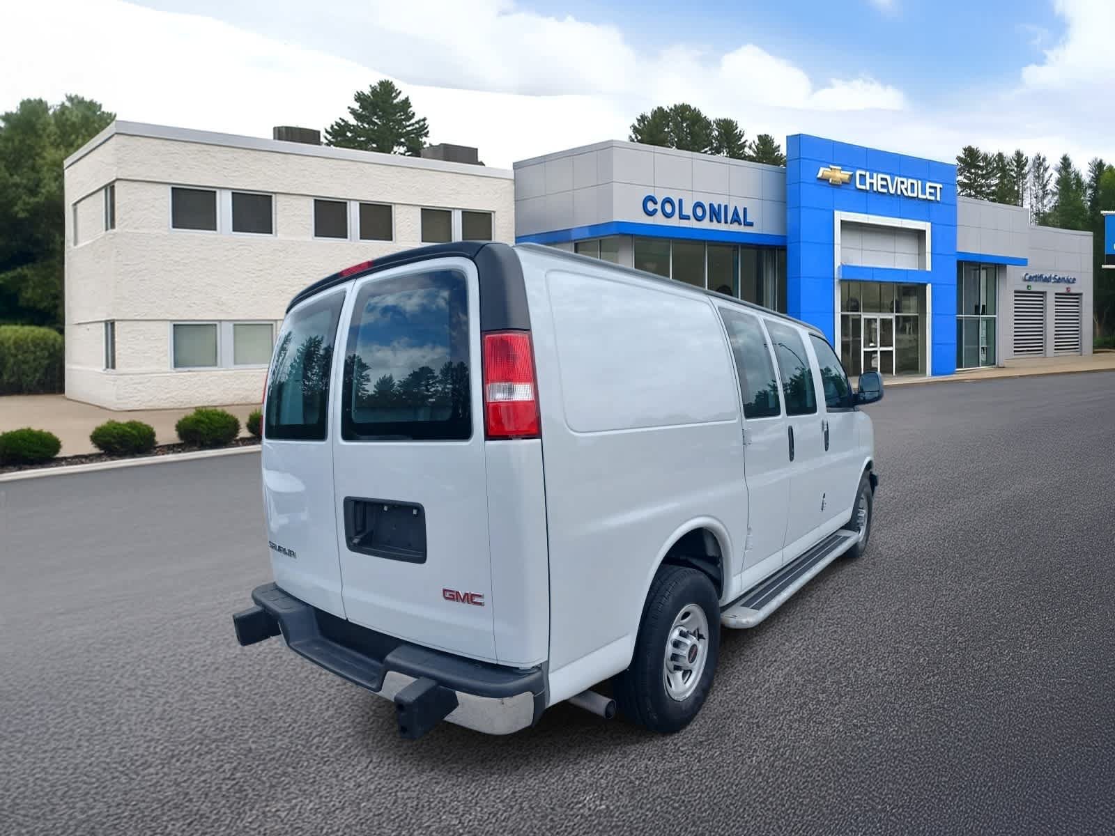 Used 2024 GMC Savana 2500 w/ Driver Convenience Package RWD image 4