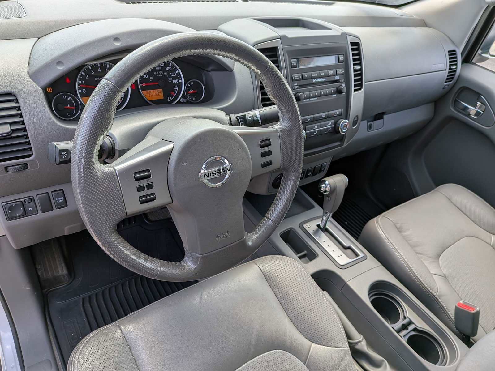 Used 2012 Nissan Frontier SL w/ Moonroof Pkg image 13