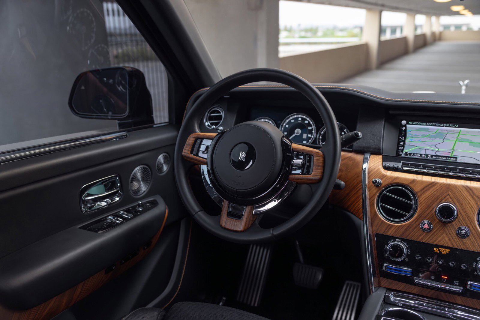 Used 2021 Rolls-Royce Cullinan image 5