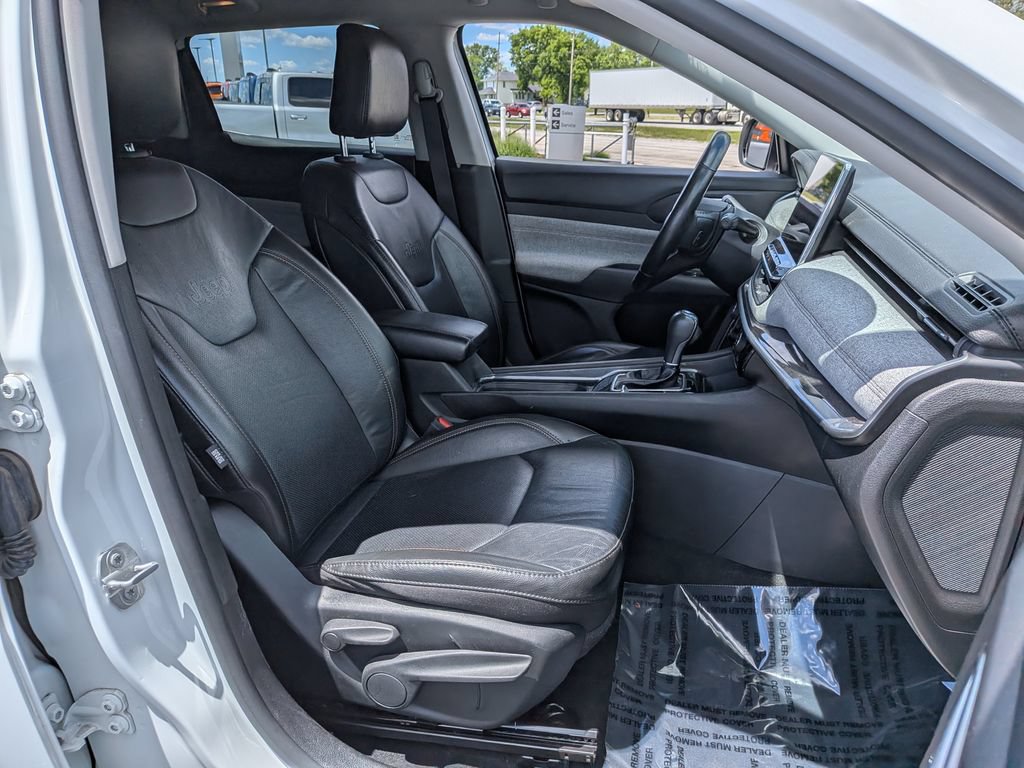 Used 2022 Jeep Compass Latitude AWD/4WD image 22
