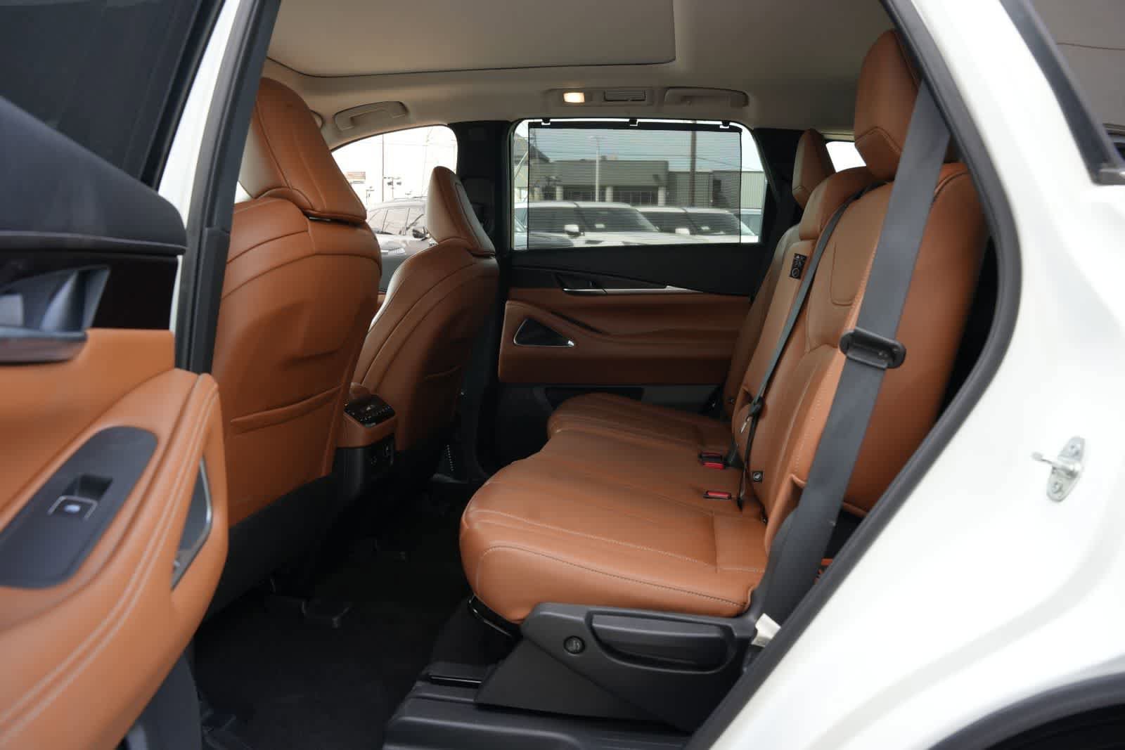 Certified 2023 INFINITI QX60 Sensory w/ Vision Package AWD/4WD image 19