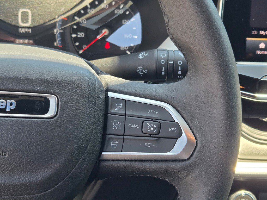 Used 2025 Jeep Compass Limited AWD/4WD image 30