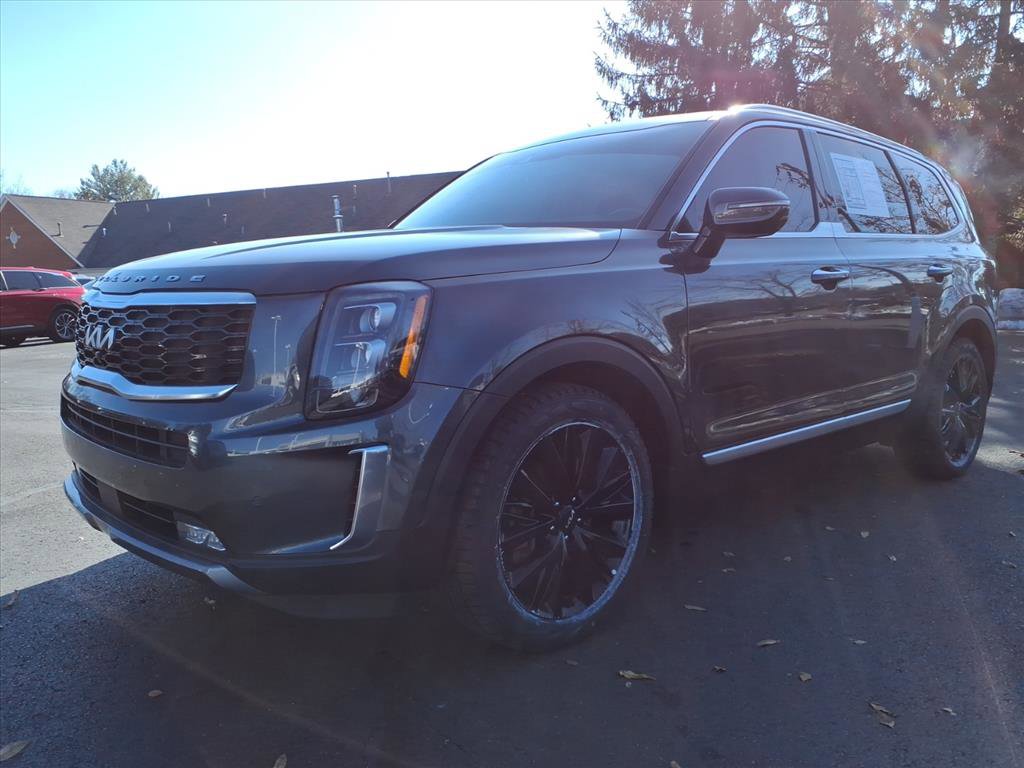 Used 2022 Kia Telluride SX w/ SX Prestige Package image 3
