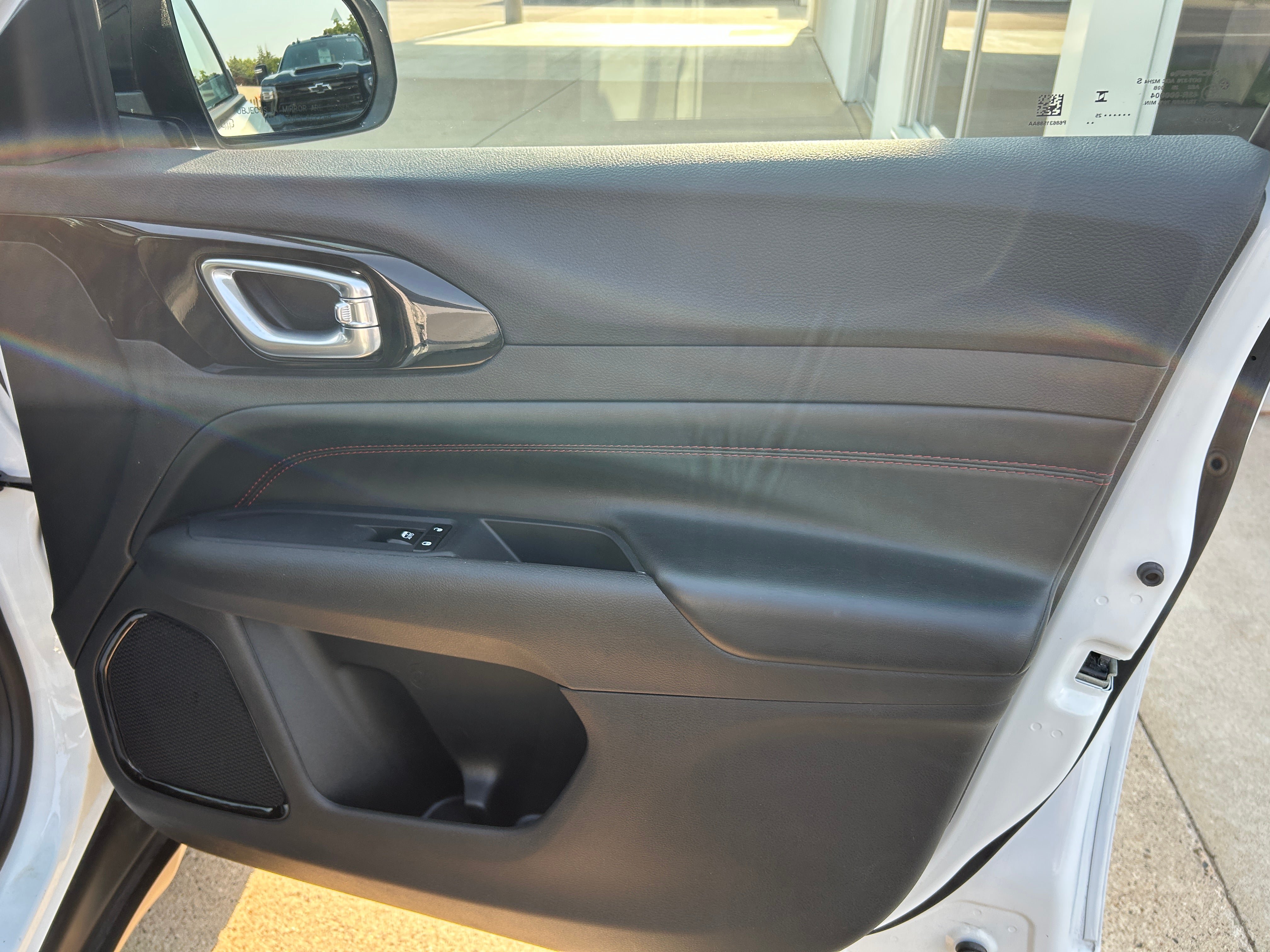 Used 2025 Jeep Compass Trailhawk AWD/4WD image 34