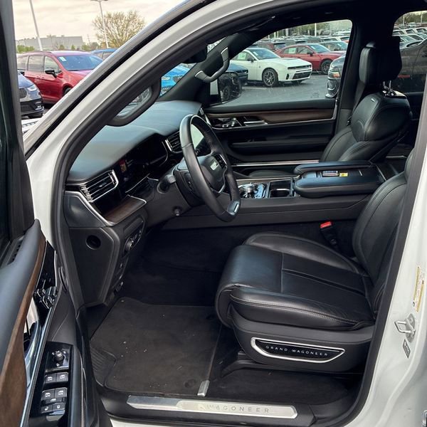 Used 2022 Jeep Grand Wagoneer Series I AWD/4WD image 3