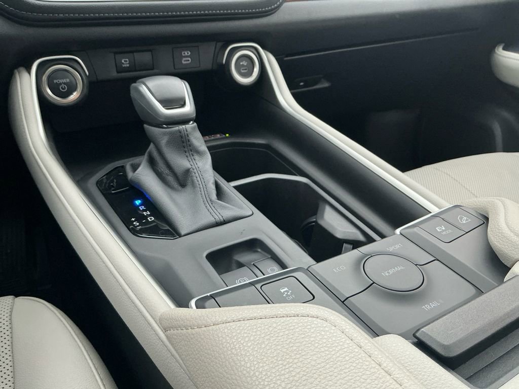 Used 2025 Toyota Grand Highlander AWD Hybrid image 12