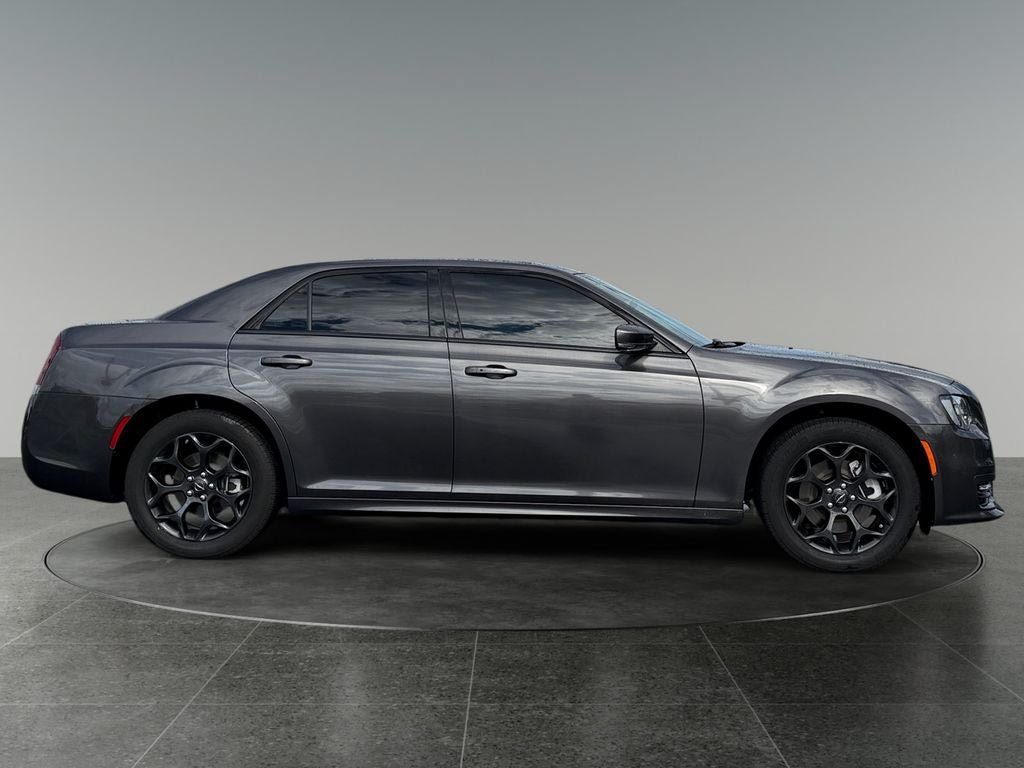 Used 2022 Chrysler 300 Touring L w/ Popular Equipment Group AWD/4WD image 10