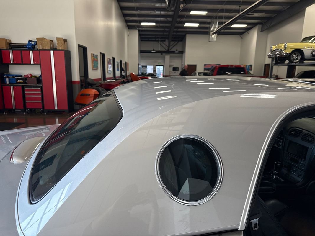 Used 2004 Ford Thunderbird image 97