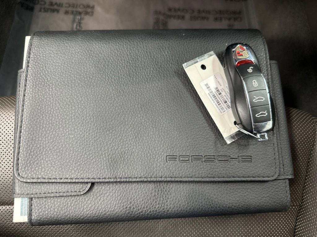 Used 2019 Porsche 718 Cayman RWD image 32