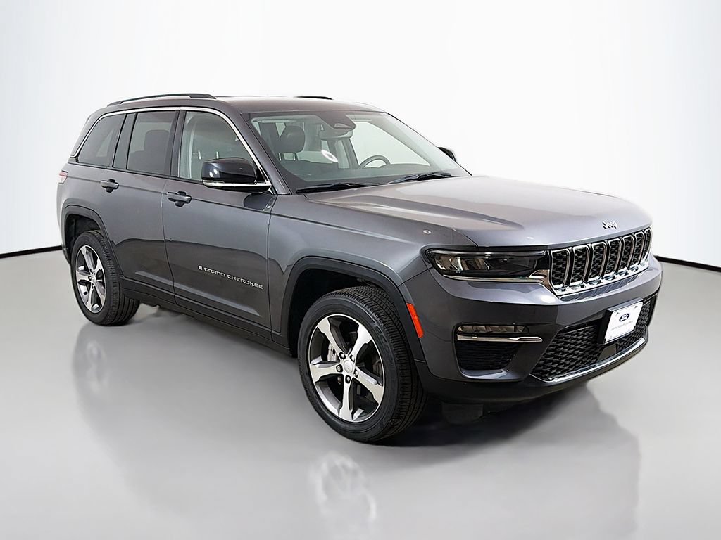 Used 2023 Jeep Grand Cherokee Limited AWD/4WD image 44