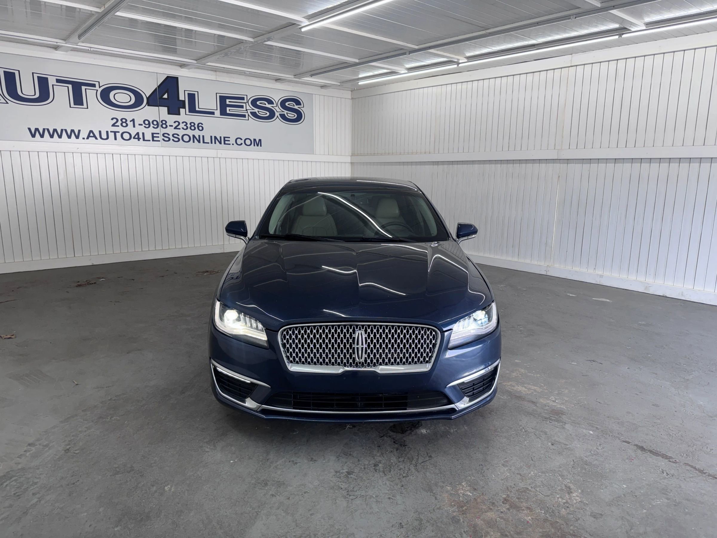 Used 2017 Lincoln MKZ Premiere FWD image 2
