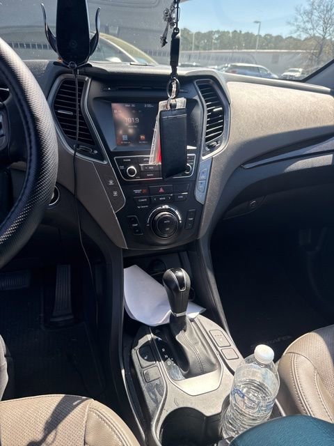 Used 2017 Hyundai Santa Fe Sport image 2