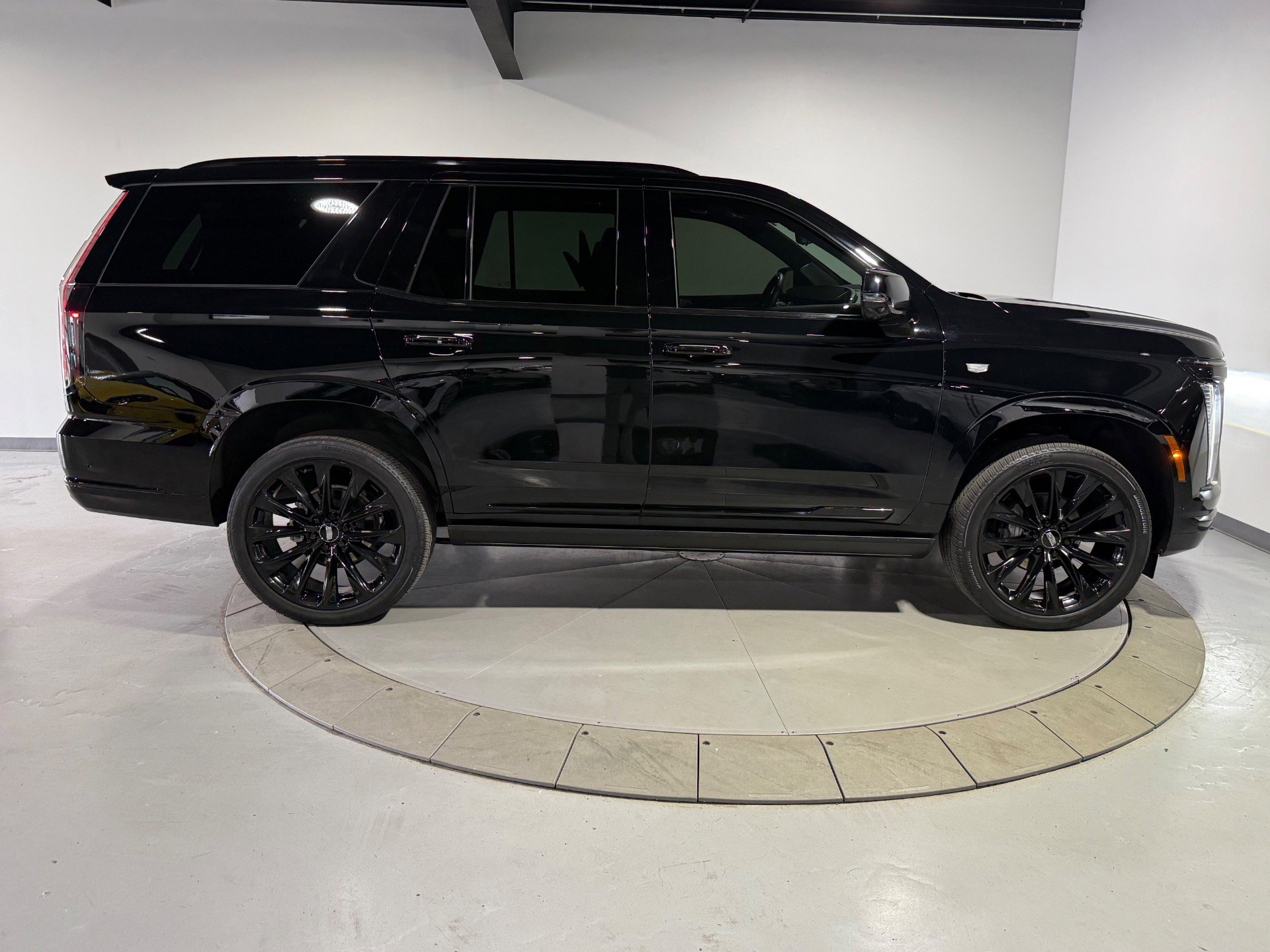 Used 2025 Cadillac Escalade Sport Platinum w/ LPO, ONYX Package image 13