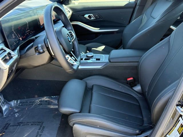 Used 2025 BMW 330i Sedan w/ M Sport Package image 19