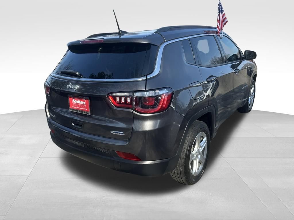 Used 2024 Jeep Compass Latitude AWD/4WD image 16