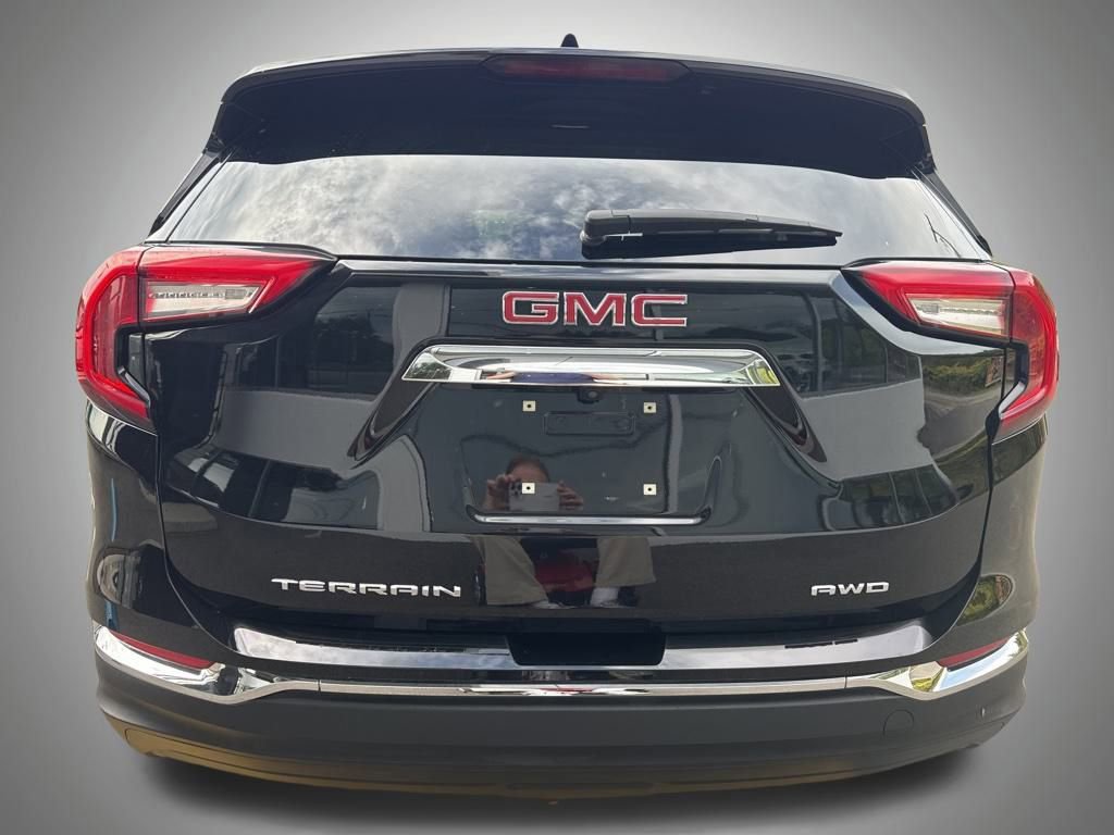 Used 2022 GMC Terrain SLT w/ LPO, Floor Liner Package image 9