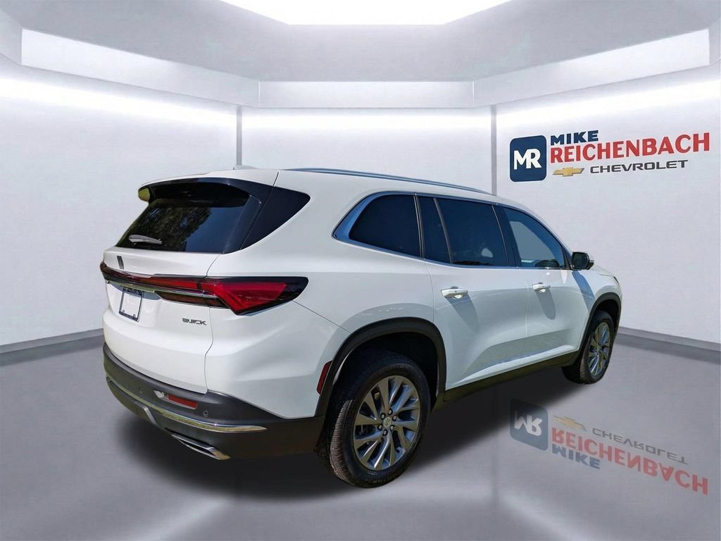 Used 2025 Buick Enclave Preferred FWD image 4