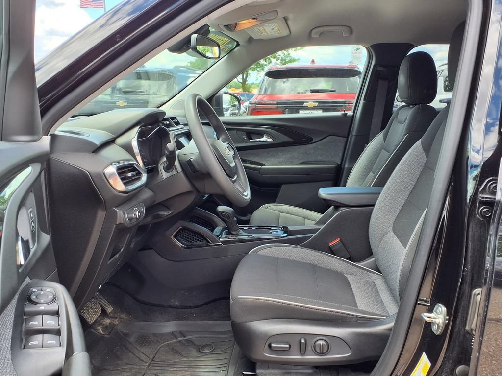 Used 2021 Chevrolet TrailBlazer LT w/ Convenience Package AWD/4WD image 20