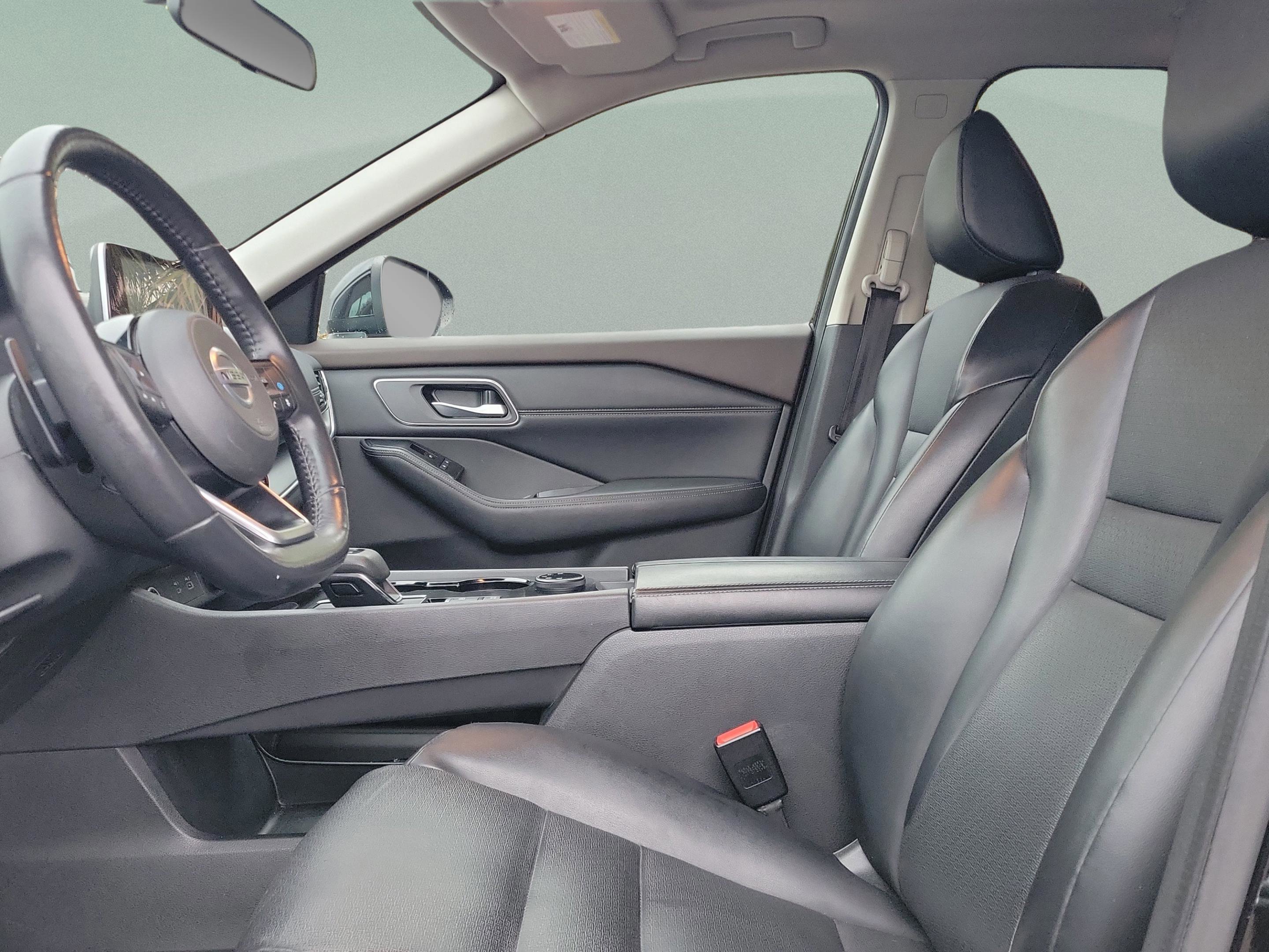 Certified 2021 Nissan Rogue SV w/ Premium Package image 25