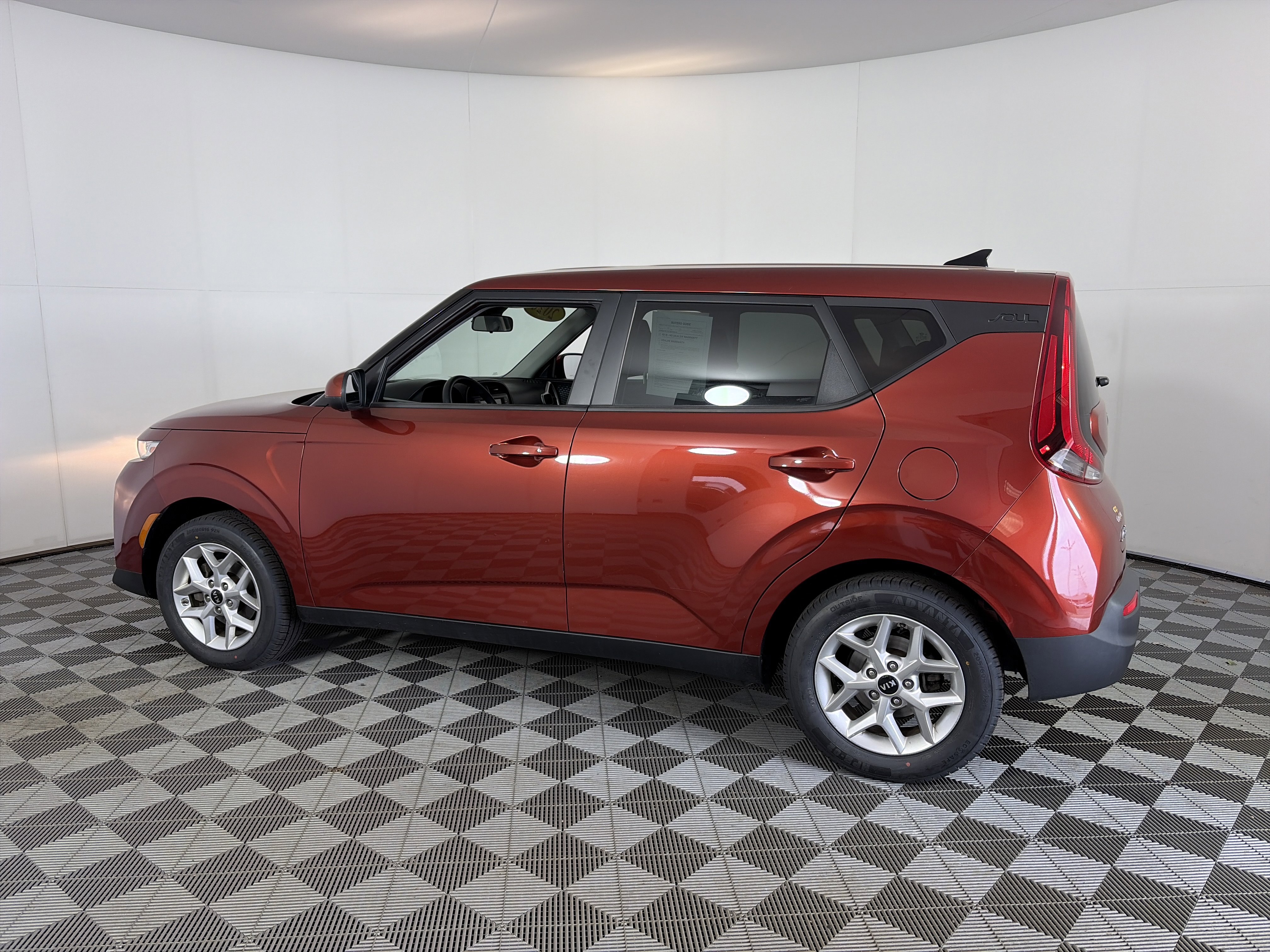 Used 2020 Kia Soul S FWD image 8