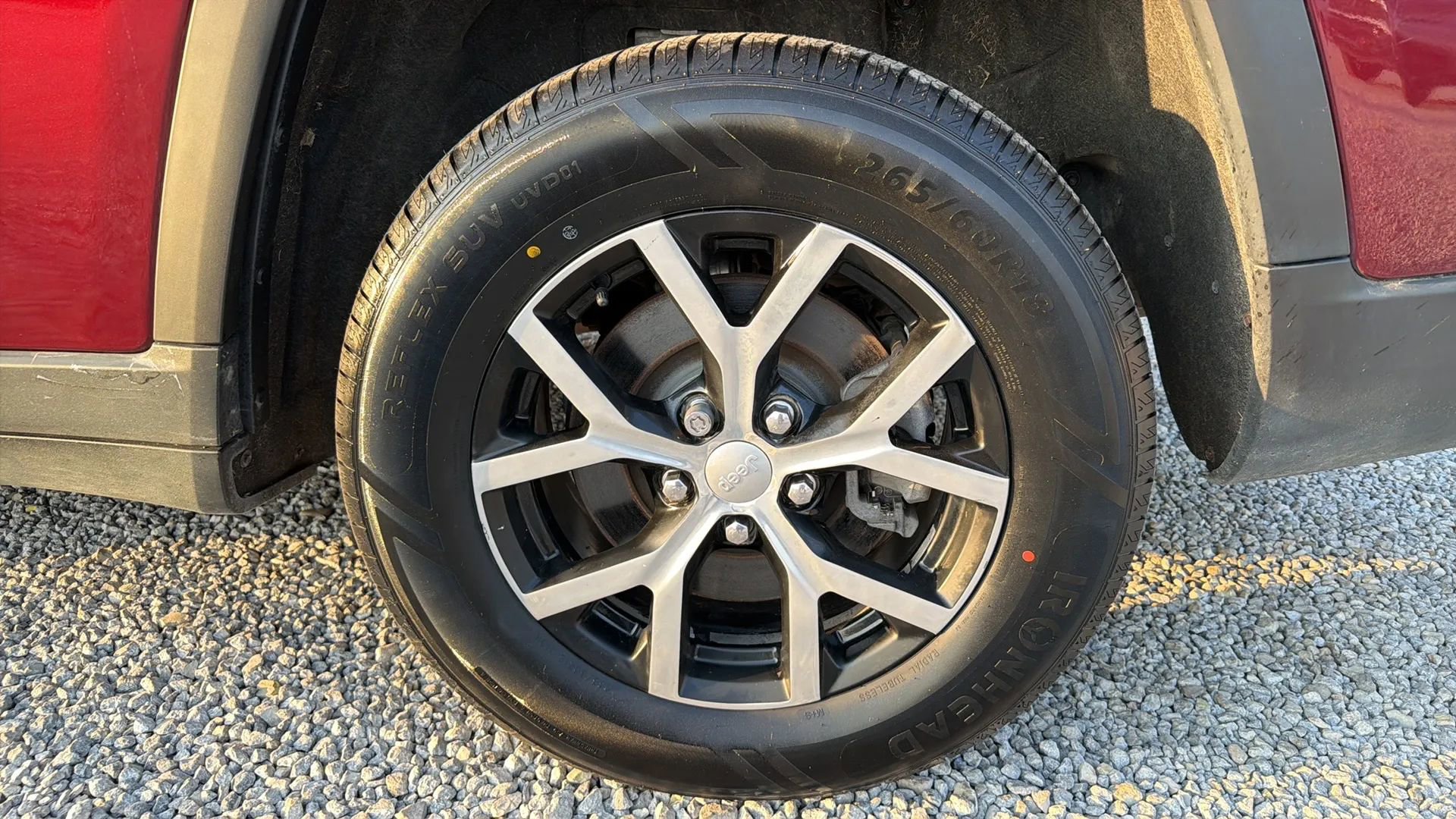 Used 2023 Jeep Grand Cherokee L Limited image 2