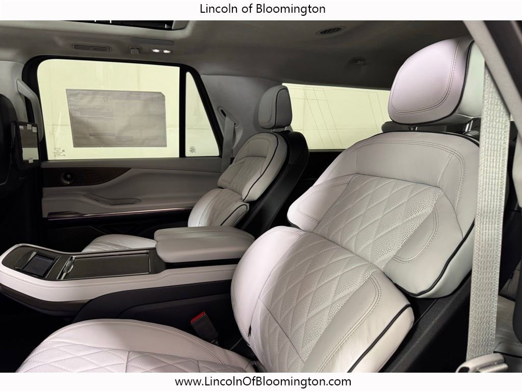 New 2025 Lincoln Navigator L Black Label image 50