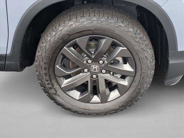 Used 2025 Honda Ridgeline Sport image 9