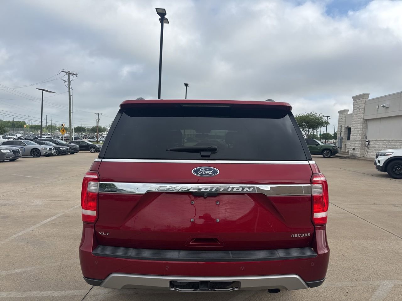Used 2019 Ford Expedition XLT w/ Equipment Group 202A image 6