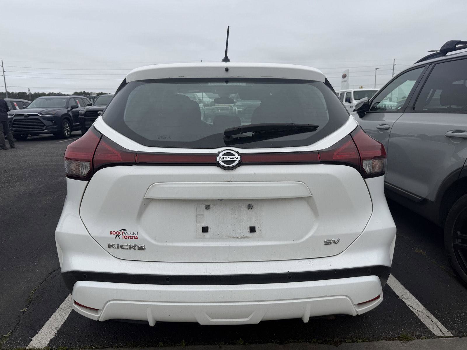 Used 2021 Nissan Kicks SV image 6