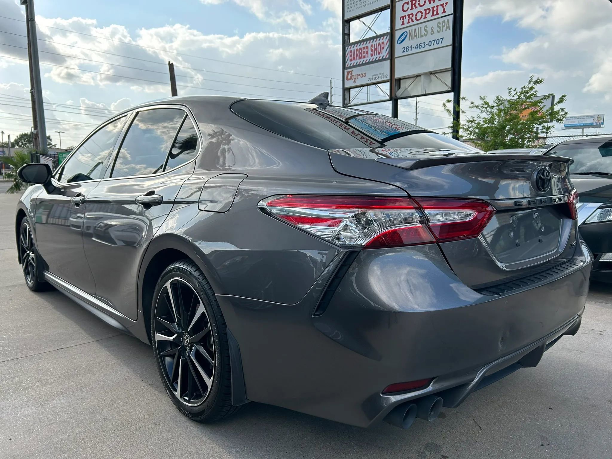 Used 2020 Toyota Camry XSE FWD image 3