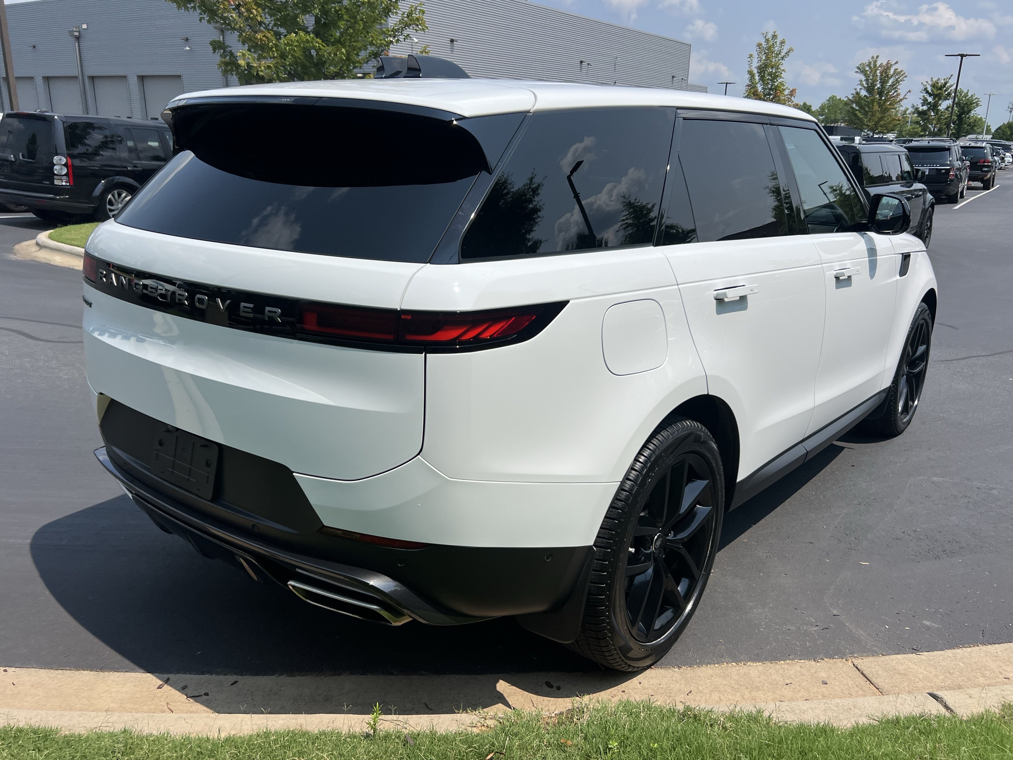 Certified 2024 Land Rover Range Rover Sport SE AWD/4WD image 5