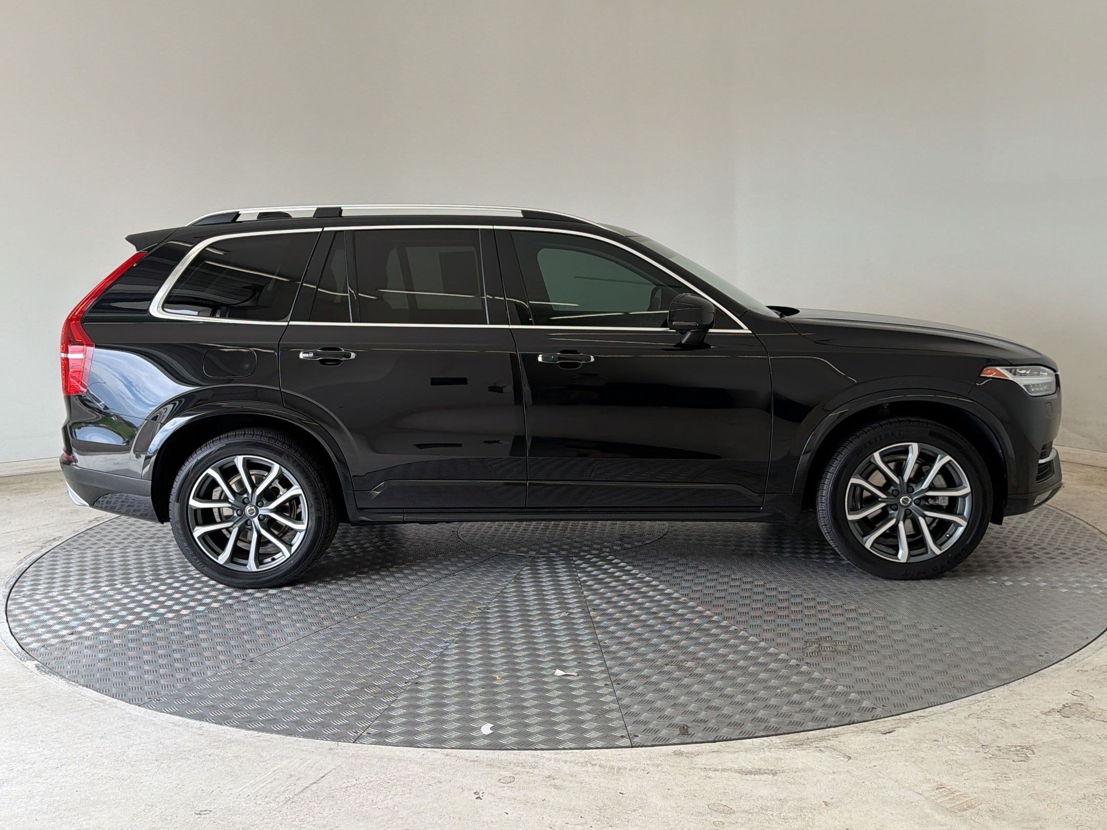 Used 2019 Volvo XC90 T6 Momentum w/ Advanced Package AWD/4WD image 8