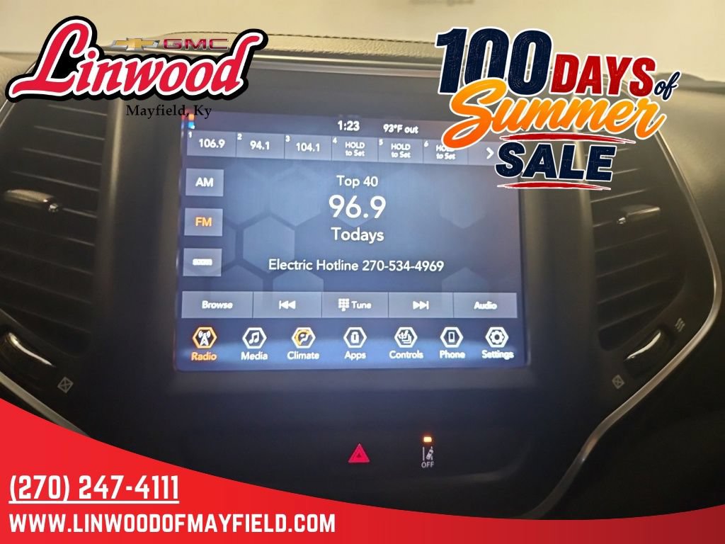 Used 2022 Jeep Cherokee Latitude AWD/4WD image 21