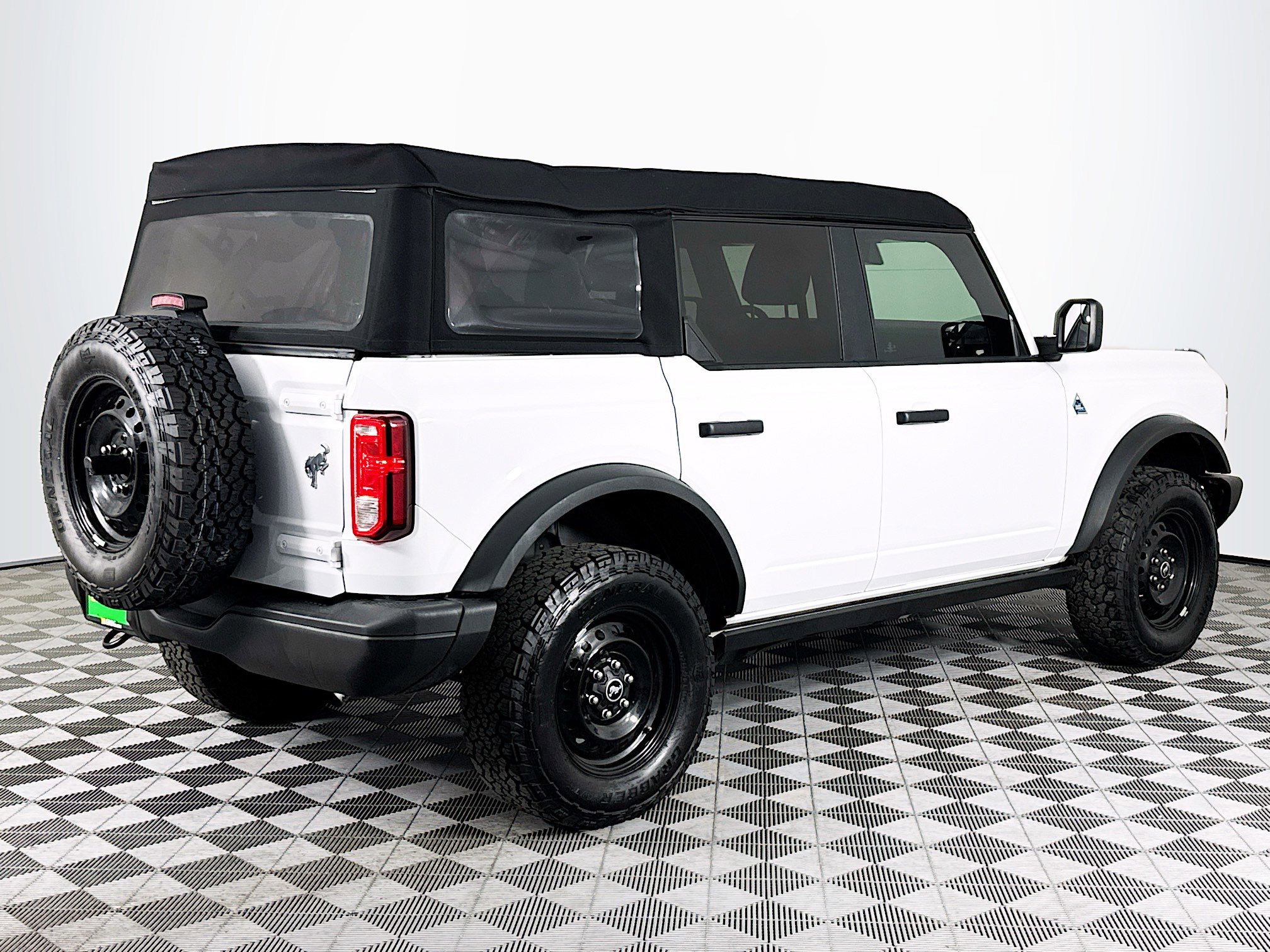 Used 2023 Ford Bronco Black Diamond image 10