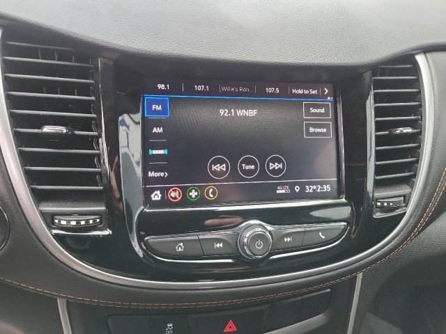 Used 2021 Chevrolet Trax LT w/ LT Convenience Package image 12