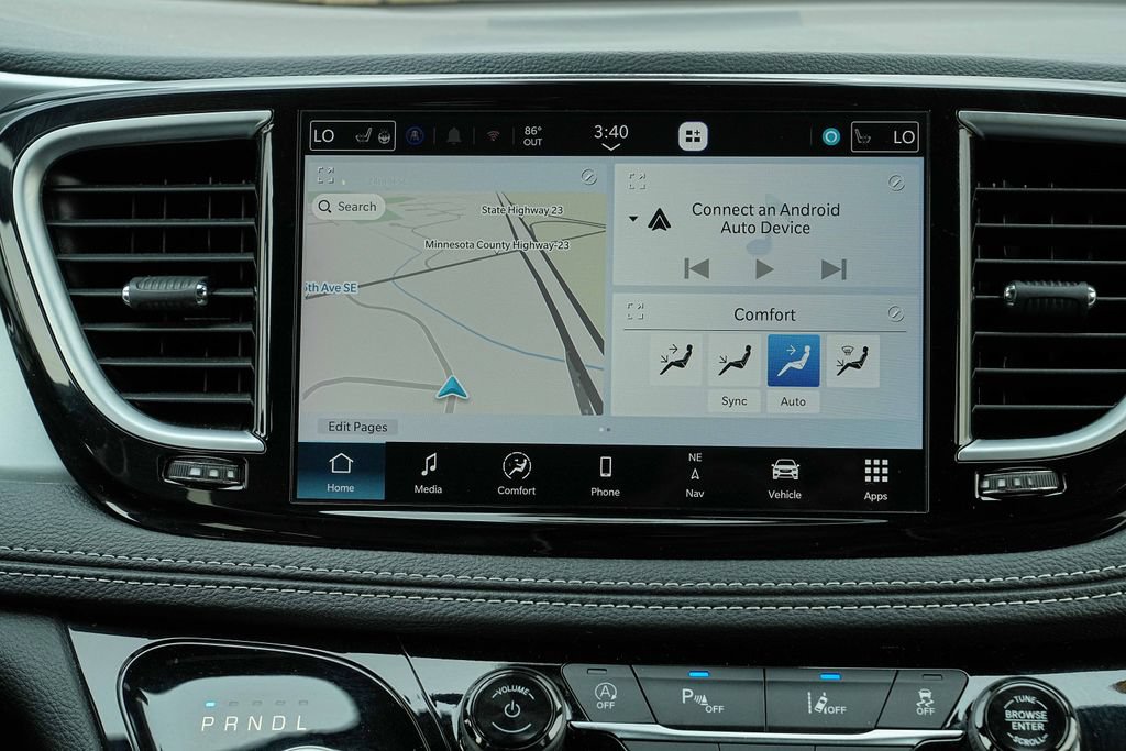 Used 2025 Chrysler Pacifica Limited FWD image 30